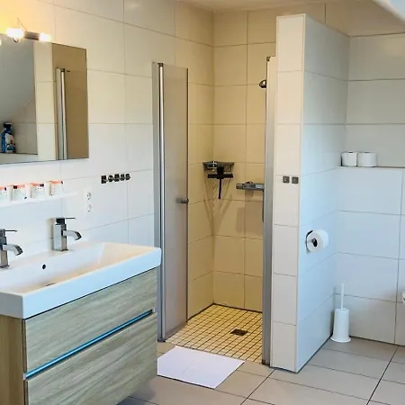 Admiralshuette Xxl - Fuer 12 Personen Zwischen Dornumersiel Und Bensersiel Dornum